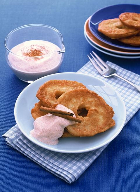 recipe image Apfelbeignets mit Zimtcreme