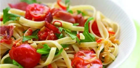 recipe image Prosciutto, Chilli and Rocket Linguine