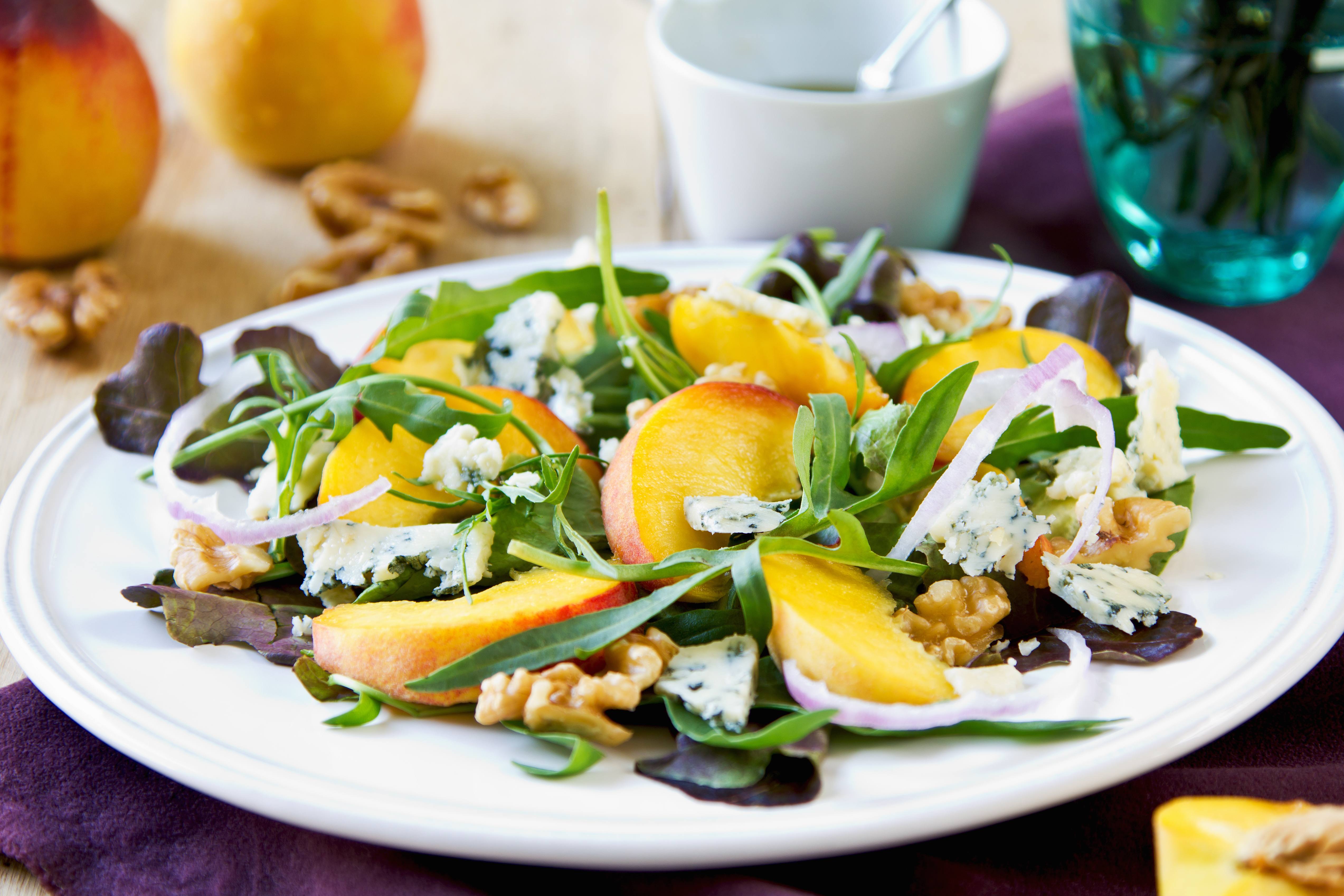 recipe image Nectarine and pear salad with Stilton