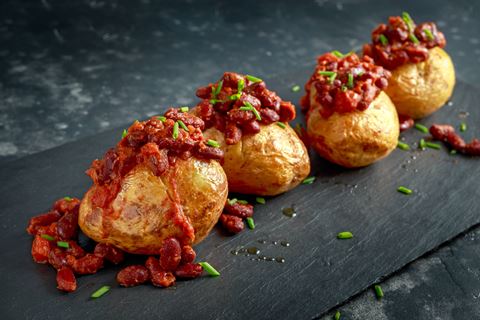 recipe image Baked potato with vegetarian chilli topping