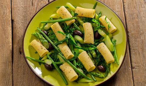 recipe image Receta Ensalada de pasta con espárragos y judías verdes