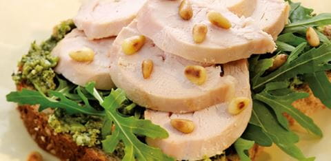 recipe image Sandwich ouvert au poulet et au pesto