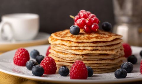 recipe image Pancakes légers au sarrasin et aux fruits rouges