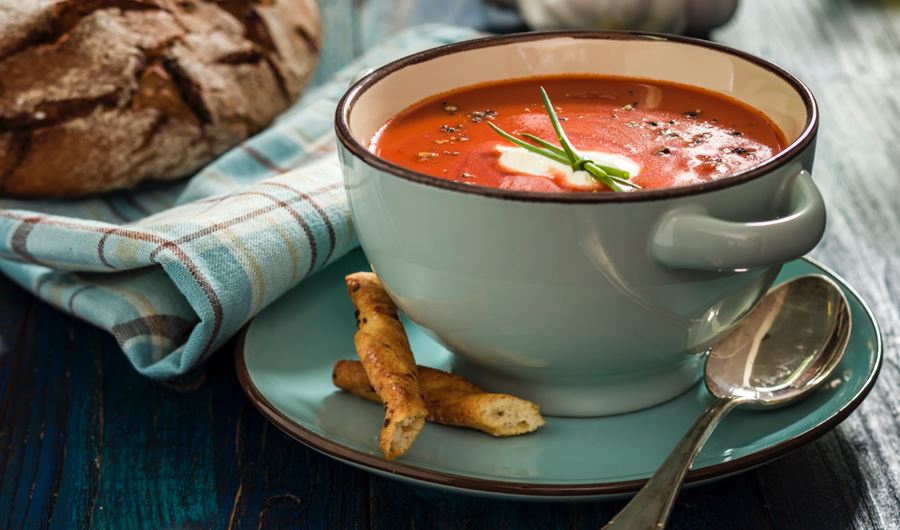 recipe image Soupe de tomates et pain de seigle