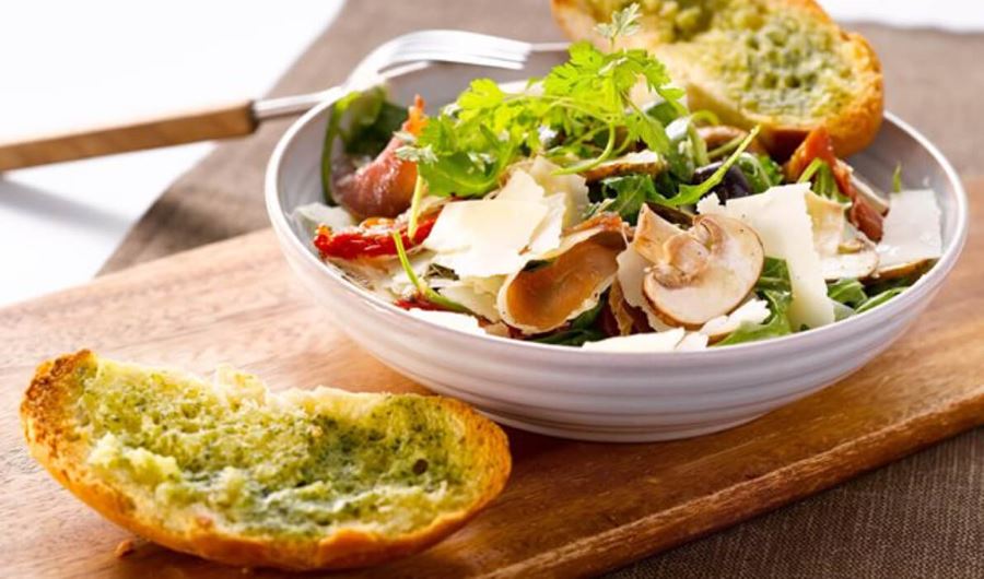 recipe image Salade méditerranéenne aux champignons