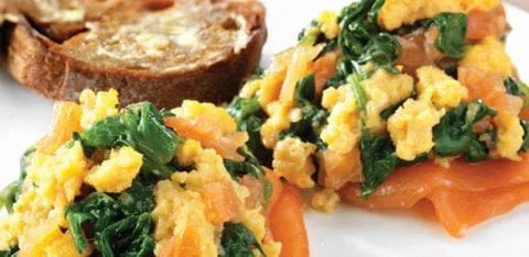 recipe image Œufs brouillés aux épinards