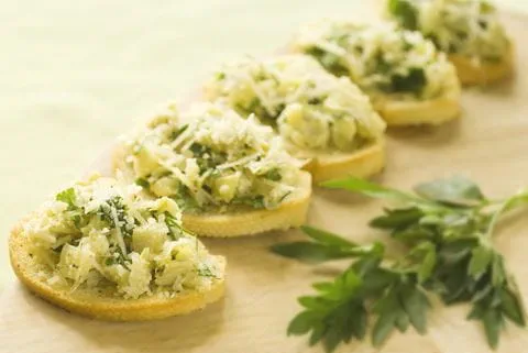 recipe image Crostini multicéréales à la purée d’artichaut