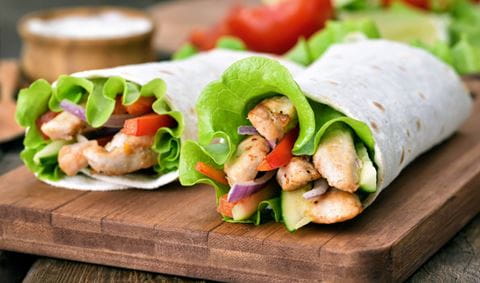 recipe image Wrap au poulet, à la tomate et au raifort