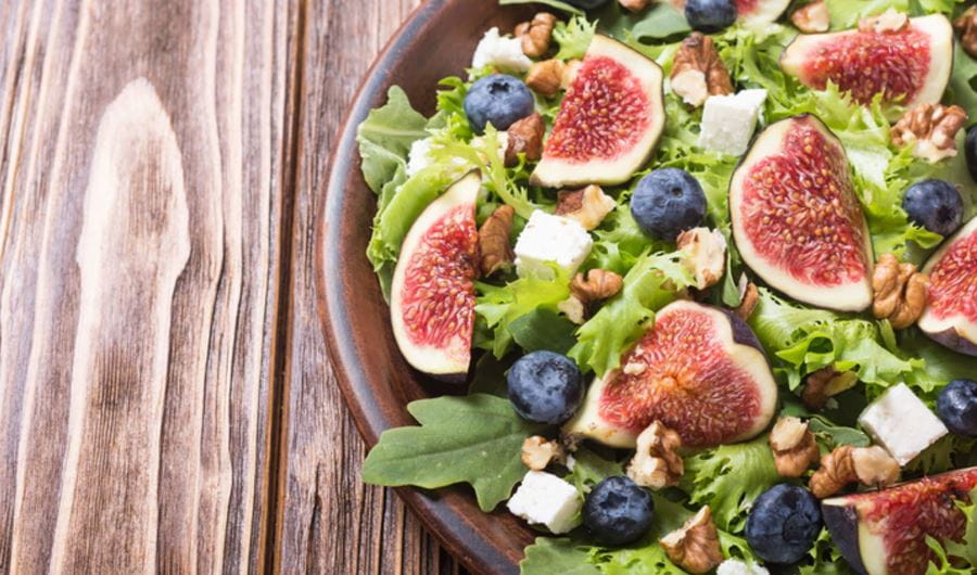 recipe image Salade avec figues fraîches et fromage de chèvre