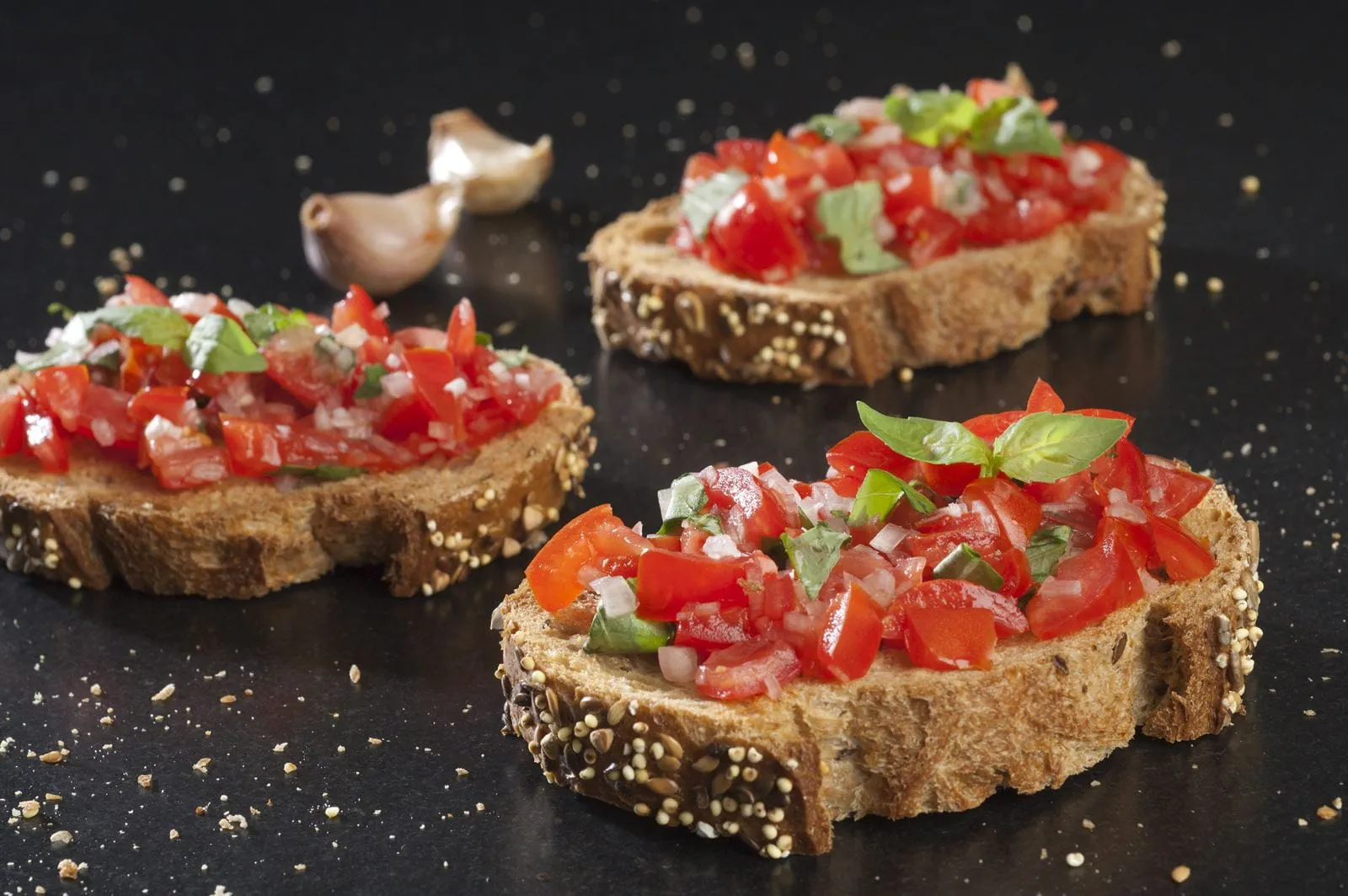 recipe image Bruschettas à la tomate façon méditerranéenne