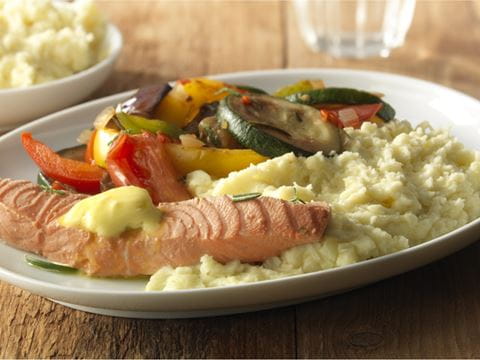 recipe image Aardappelpuree met pittige ratatouille en zalm