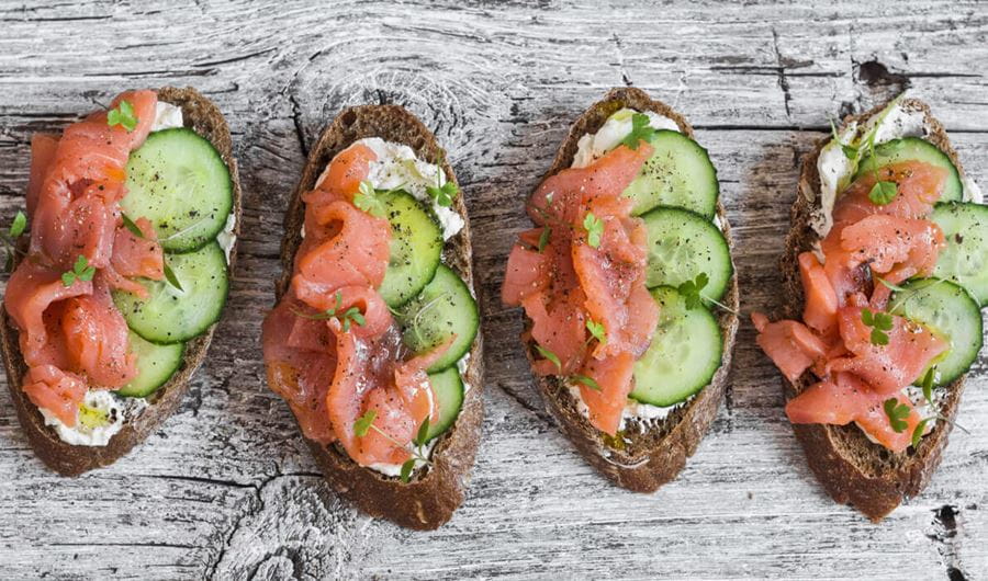 recipe image Broodje met zalm en komkommer