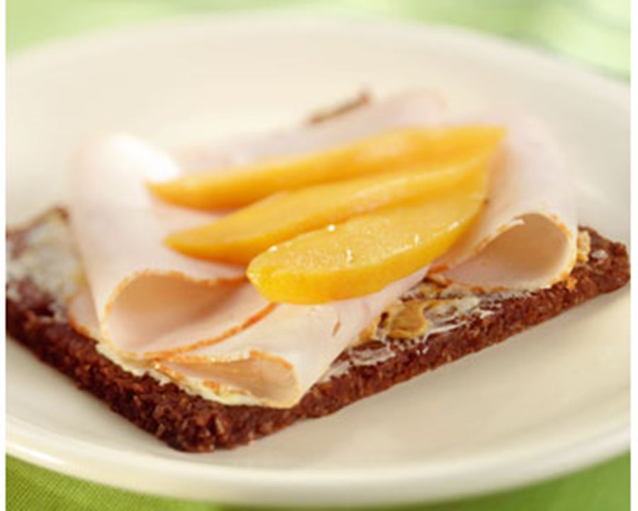recipe image Roggebroodsandwich met kipfilet en mango