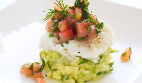 recipe image Gepocheerde kabeljauw met kruidenpuree en tomatentartaar