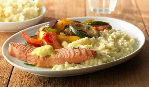 recipe image Aardappelpuree met pittige roerbak ratatouille en zalm