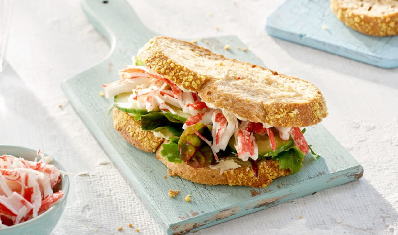 recipe image Broodje krab met komkommer en sla