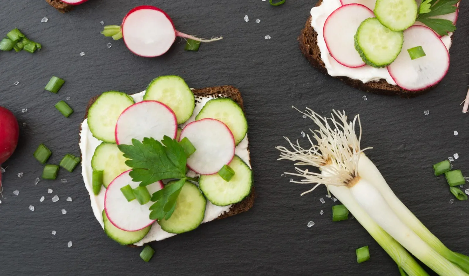recipe image Boterham met hüttenkäse en radijs