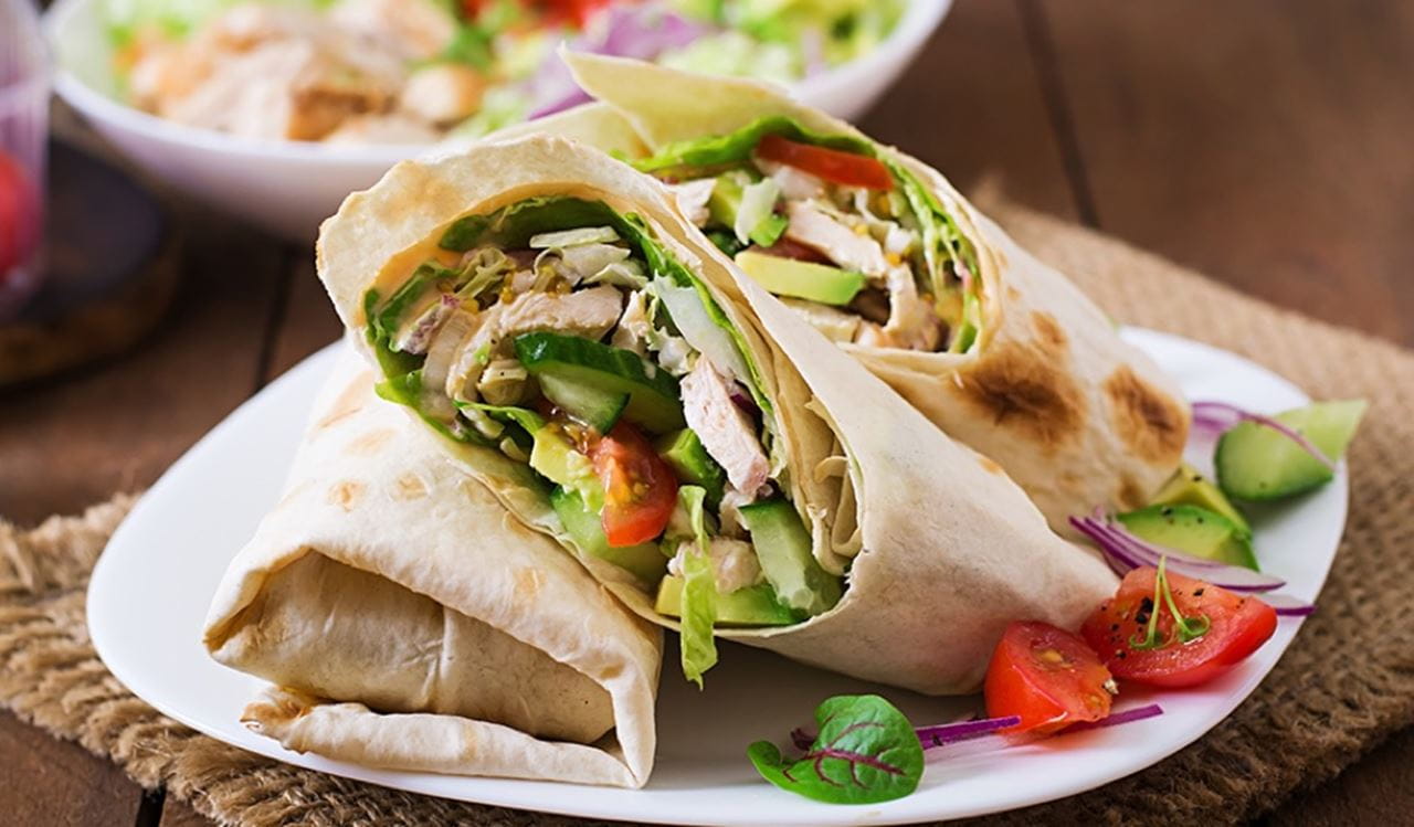 recipe image Wrap met kip, tomaat en kruidenspread