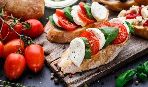 recipe image Zuiderse mozzarella-bruschetta