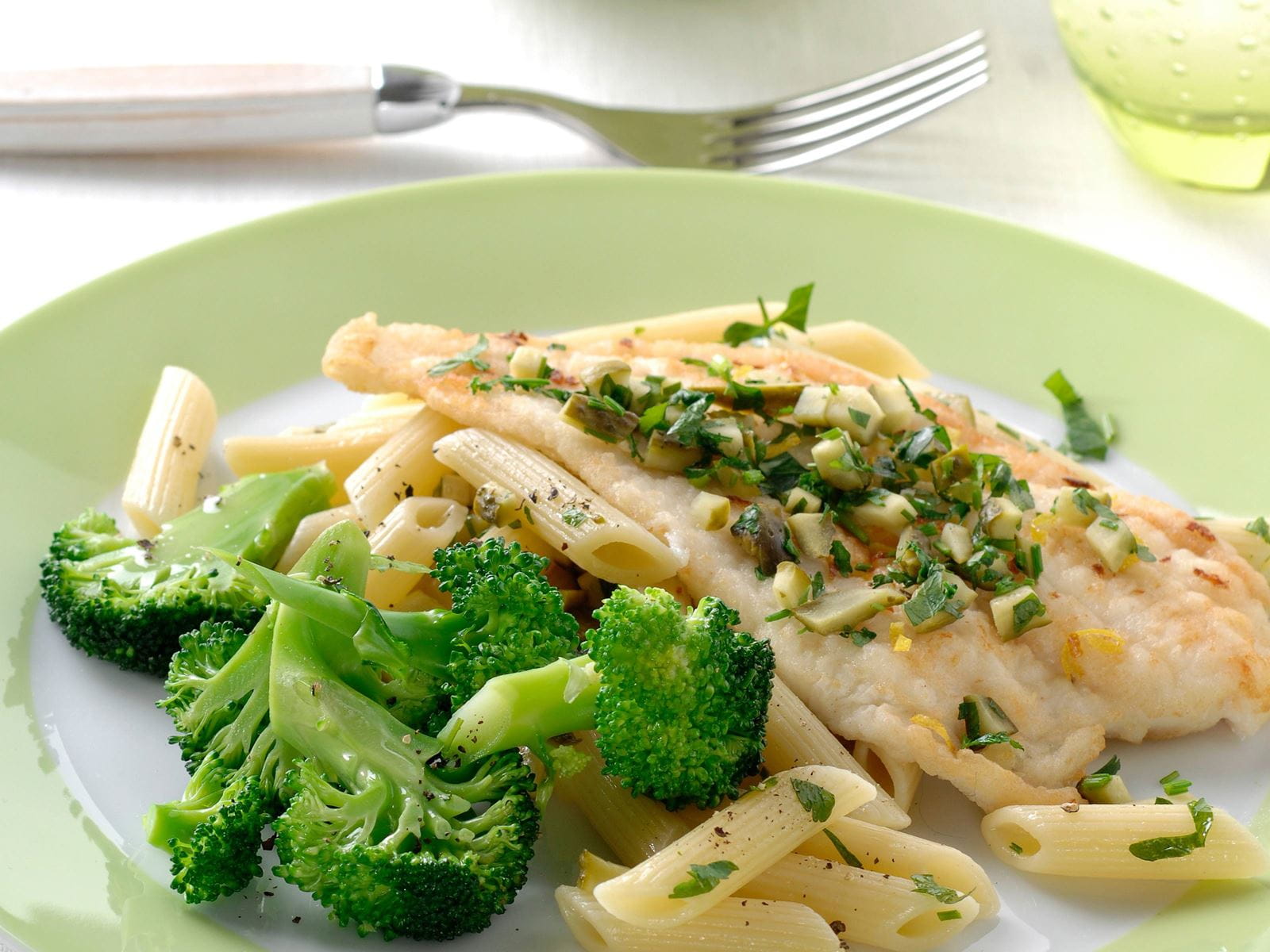 recipe image Pasta met broccoli en gebakken scholfilet
