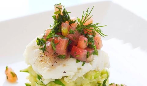 recipe image Gepocheerde kabeljauw met kruidenpuree en tomatentartaar