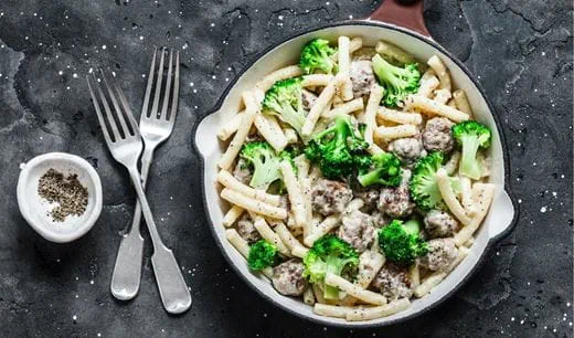 recipe image Macaroni met broccoli en gehaktballetjes
