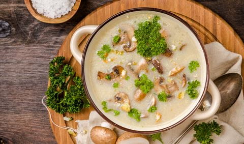 recipe image Smeuïge champignonsoep