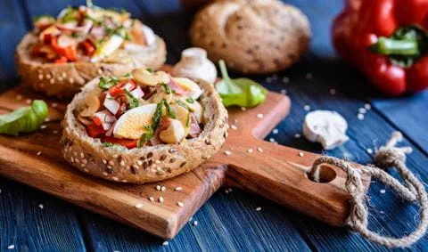 recipe image Gevuld bolletje met ei