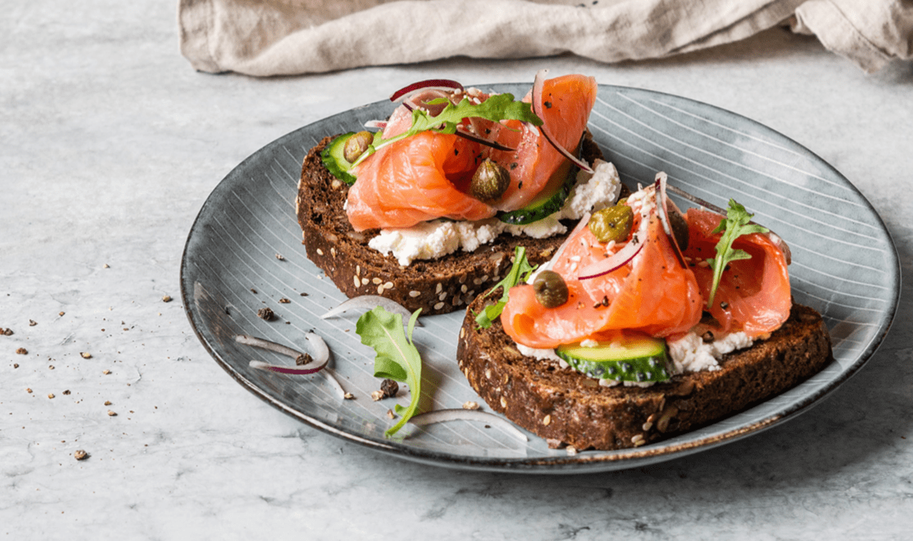 recipe image Volkorensandwiches met gerookte zalm