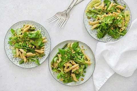recipe image Pastasalade met groene asperges en avocadodressing